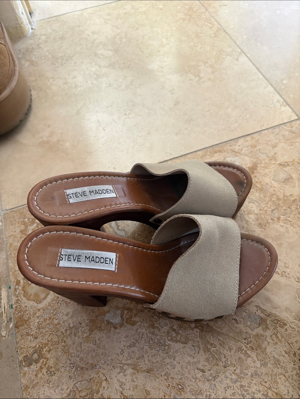 Steve Madden Beige/Tan Open-Toe Slide Mules